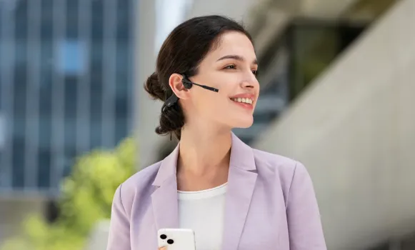 Auricolari a conduzione ossea che lasciano libere le orecchie