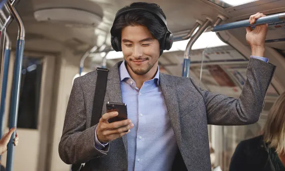 Cuffie wireless con microfono per chiamate da smartphone